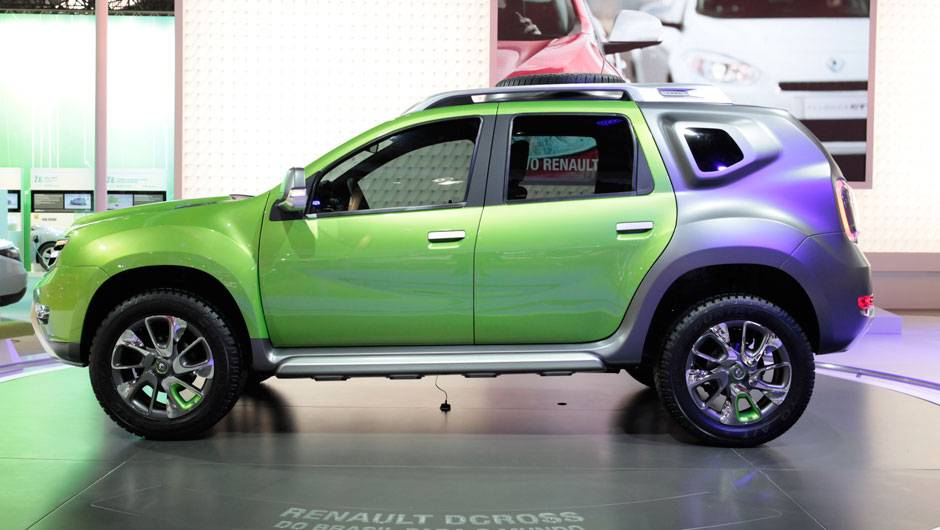 A marca francesa mostrou o conceito DCross, concebido pela equipe Renault Design Am&eacute;rica Latina (RDAL) | <a href="https://quatrorodas.abril.com.br/salao-do-automovel/2012/carros/dcross-708677.shtml" rel="migration">Leia mais</a>