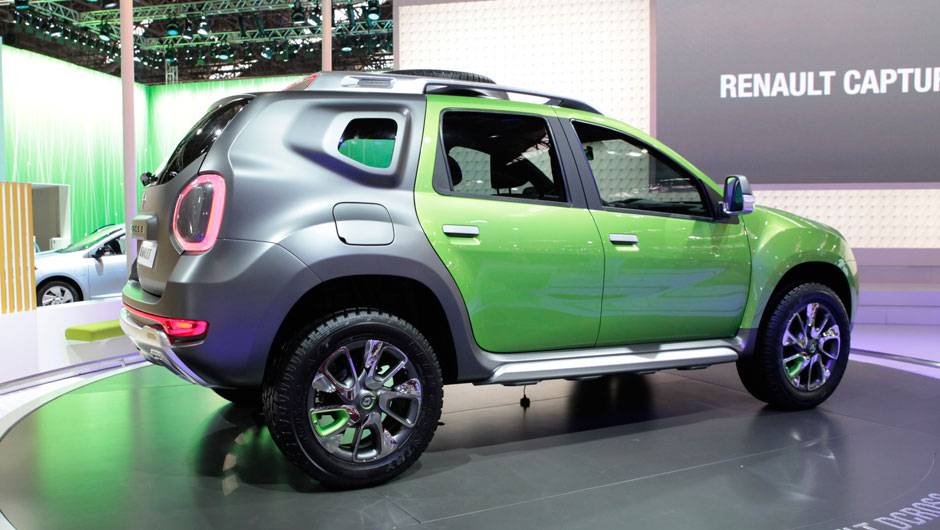 Tamb&eacute;m possui rodas diamantadas de 18 polegadas com pneus off road | <a href="https://quatrorodas.abril.com.br/salao-do-automovel/2012/carros/dcross-708677.shtml" rel="migration">Leia mais</a>