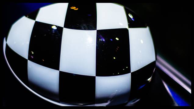 O designer e fotógrafo Fernando Pires apresenta uma visão diferente dos carros expostos no Anhembi. O designer e fotógrafo Fernando Pires apresenta uma visão diferente dos carros expostos no Anhembi.