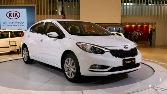 Kia Cerato 1.6 flex manual - Nota A: 6,8/10 km/l na cidade; 9,3/14 km/l na estrada (etanol/gasolina) <a href="https://quatrorodas.abril.com.br/noticias/mercado/inmetro-divulga-nova-lista-veiculos-mais-economicos-716785.shtml" rel="migration">Leia mais</a>