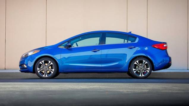 Já na versão de topo de linha, será utilizado o 2.0 de 178 cv, com transmissão automática de seis velocidades | <a href="%20https://quatrorodas.abril.com.br/saloes/los-angeles/2012/kia-forte-sedan-cerato-2014-724831.shtml" rel="migration">Leia mais</a> Já na versão de topo de linha, será utilizado o 2.0 de 178 cv, com transmissão automática de seis velocidades | <a href="%20https://quatrorodas.abril.com.br/saloes/los-angeles/2012/kia-forte-sedan-cerato-2014-724831.shtml" rel="migration">Leia mais</a>