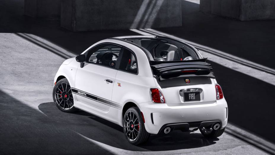 Fiat 500C Abarth | <a href="https://quatrorodas.abril.com.br/saloes/los-angeles/2012/fiat-tera-tres-novidades-los-angeles-724666.shtml" rel="migration">Leia mais</a>