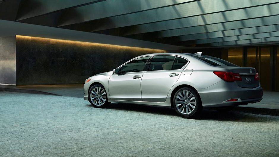 O modelo de luxo, apesar de ser considerado um sed&atilde; m&eacute;dio, conta com funcionalidades presentes em carros de maiores dimens&otilde;es | <a href="%20https://quatrorodas.abril.com.br/saloes/los-angeles/2012/acura-rlx-2014-724795.shtml" rel="migration">Leia mais</a>