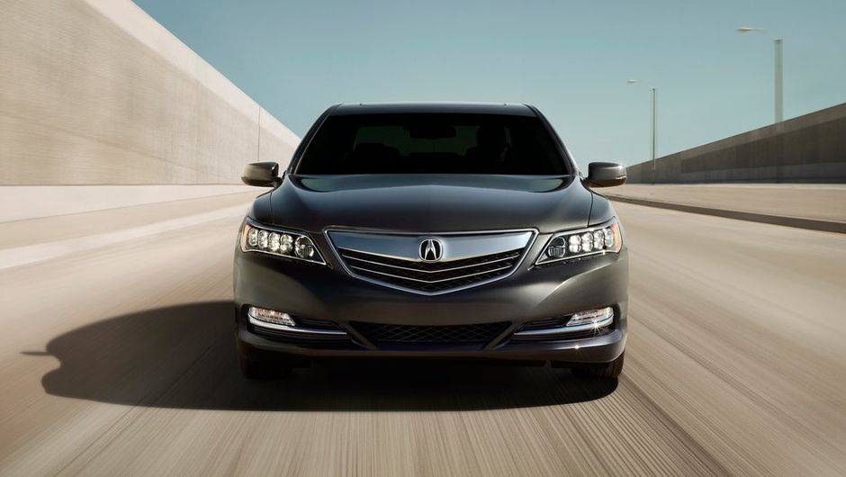 Sob o cap&ocirc;, motor 3.5 V6 de inje&ccedil;&atilde;o direta, que entrega 310 cavalos de pot&ecirc;ncia. Para auxiliar na redu&ccedil;&atilde;o do consumo de combust&iacute;vel, est&aacute; presente o sistema de desativa&ccedil;&atilde;o de cilindros | <a href="%20https://quatrorodas.abril.com.br/saloes/los-angeles/2012/ac" rel="migration"></a>