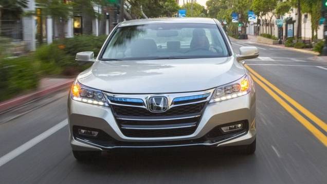 Segundo a marca, o Accord híbrido faz o equivalente a 49 km/l (115 MPGe) | <a href="https://quatrorodas.abril.com.br/saloes/los-angeles/2012/honda-accord-phev-724965.shtml" rel="migration">Leia mais</a>