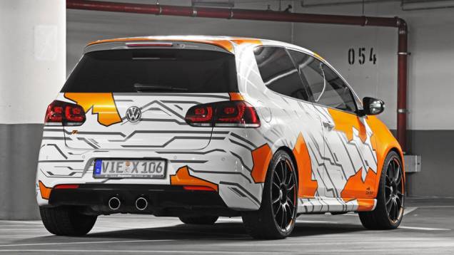 Curioso é que o nome "Eletrified" nada tem a ver com um eventual motor elétrico (até porque o Golf tunado é movido a gasolina); a inspiração vem da pintura alaranjada chamada de Electric Orange | <a href="%20https://quatrorodas.abril.com.br/blogs/planeta-car" rel="migration"></a>