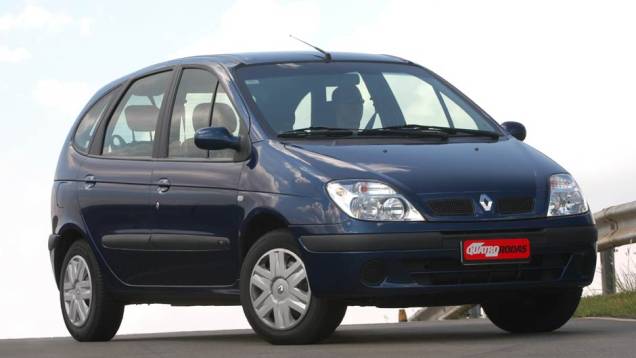 A minivan Renault Scénic também fez parte dos registros do último ano, com três unidades emplacadas.