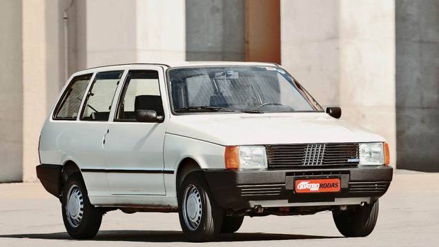 Este carro foi utilizado até por presidente da República, mas não é fabricado desde 1996. Eis o Fiat Elba, que teve quatro emplacamentos em 2012.