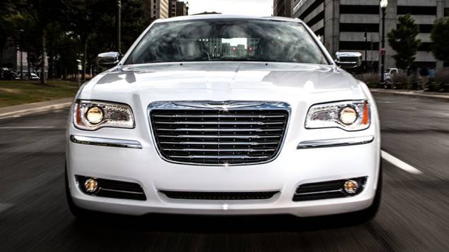 A Chrysler anunciou o lançamento de uma edição especial do 300C, a Motown | <a href="https://quatrorodas.abril.com.br/saloes/detroit/2013/chrysler-300c-motown-edition-730472.shtml" rel="migration">Leia mais</a> A Chrysler anunciou o lançamento de uma edição especial do 300C, a Motown | <a href="https://quatrorodas.abril.com.br/saloes/detroit/2013/chrysler-300c-motown-edition-730472.shtml" rel="migration">Leia mais</a>