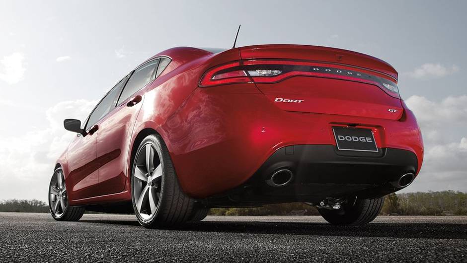 ... bem como ponteira dupla de escapamento, rodas de liga leve de 18 polegadas e suspens&atilde;o esportiva com novos amortecedores | <a href="https://quatrorodas.abril.com.br/saloes/detroit/2013/dodge-dart-gt-730486.shtml" rel="migration">Leia mais</a>