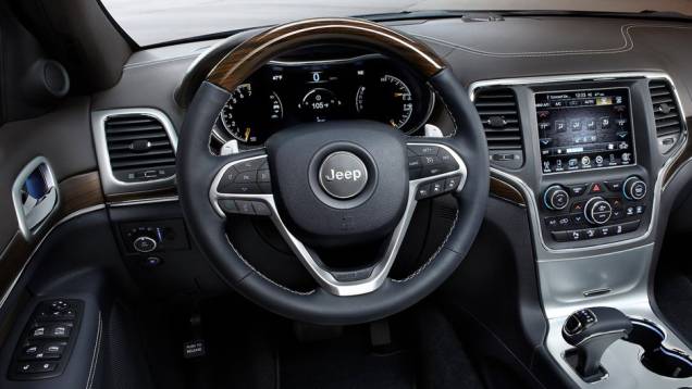Com velocidade máxima de 257 km/h, o modelo deve atingir a aceleração de 0 a 100 em menos tempo, devido à troca de transmissão | <a href="https://quatrorodas.abril.com.br/saloes/detroit/2013/grand-cherokee-2014-730889.shtml" rel="migration">Leia mais</a> Com velocidade máxima de 257 km/h, o modelo deve atingir a aceleração de 0 a 100 em menos tempo, devido à troca de transmissão | <a href="https://quatrorodas.abril.com.br/saloes/detroit/2013/grand-cherokee-2014-730889.shtml" rel="migration">Leia mais</a>