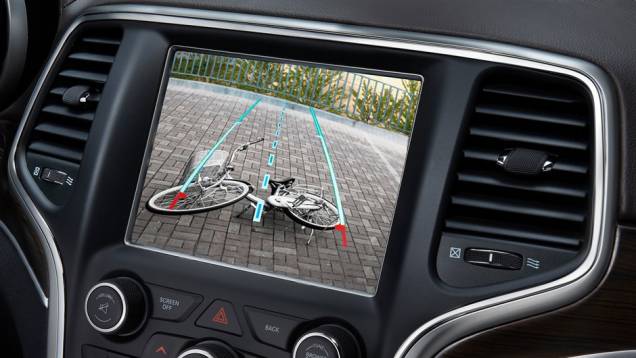 A versão antiga precisava de cinco segundos para chegar aos 100 km/h | <a href="https://quatrorodas.abril.com.br/saloes/detroit/2013/grand-cherokee-2014-730889.shtml" rel="migration">Leia mais</a> A versão antiga precisava de cinco segundos para chegar aos 100 km/h | <a href="https://quatrorodas.abril.com.br/saloes/detroit/2013/grand-cherokee-2014-730889.shtml" rel="migration">Leia mais</a>