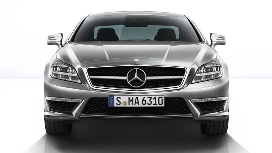 O cupê acelera de 0 a 100 km/h em 4.2 segundos | <a href="https://quatrorodas.abril.com.br/saloes/detroit/2013/mercedes-benz-cls-63-amg-730585.shtml" rel="migration">Leia mais</a>