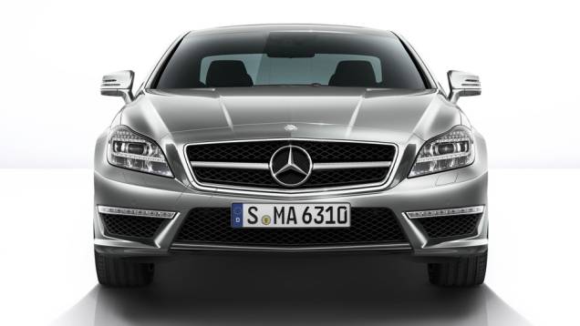 O cupê acelera de 0 a 100 km/h em 4.2 segundos | <a href="https://quatrorodas.abril.com.br/saloes/detroit/2013/mercedes-benz-cls-63-amg-730585.shtml" rel="migration">Leia mais</a> O cupê acelera de 0 a 100 km/h em 4.2 segundos | <a href="https://quatrorodas.abril.com.br/saloes/detroit/2013/mercedes-benz-cls-63-amg-730585.shtml" rel="migration">Leia mais</a>