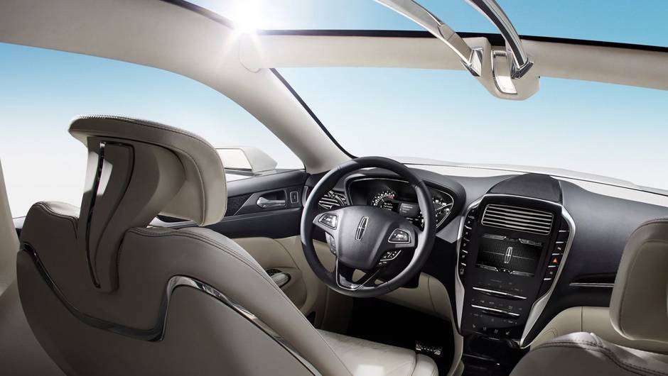 &Eacute; poss&iacute;vel notar detalhes cromados em diversas partes, incluindo nos bancos | <a href="https://quatrorodas.abril.com.br/saloes/detroit/2013/lincoln-mkc-concept-730866.shtml" rel="migration">Leia mais</a>