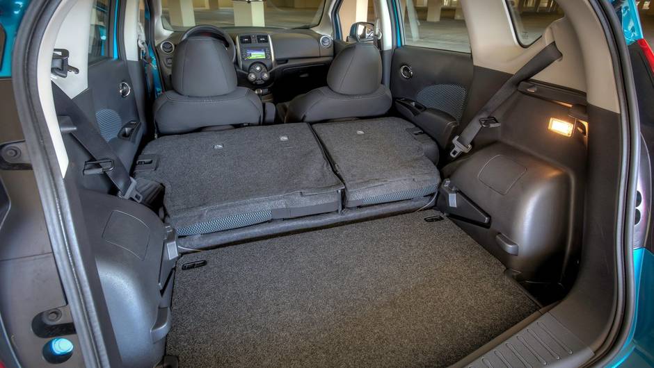 Hatch traz o sistema AroundView Monitor e NissanConnect (na vers&atilde;o SL) | <a href="https://quatrorodas.abril.com.br/saloes/detroit/2013/nissan-versa-note-731021.shtml" rel="migration">Leia mais</a>