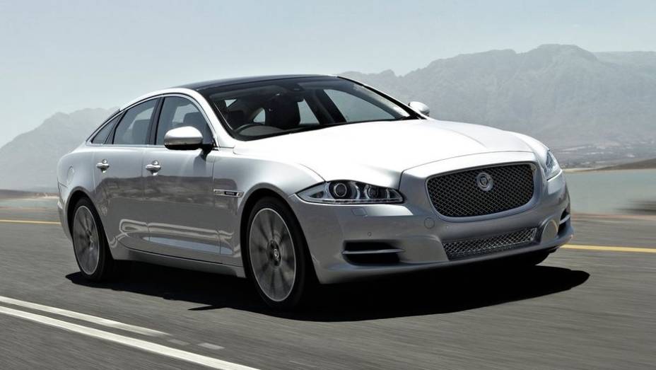 SEDÃS DE LUXO: Jaguar XJ