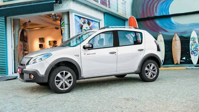 Renault Sandero. Vendas em janeiro de 2012: 5.846 / Vendas em janeiro de 2013: 7.357 / Crescimento: 25,8 % | <a href="https://quatrorodas.abril.com.br/noticias/mercado/vendas-caem-13-64-janeiro-732838.shtml" rel="migration">Leia mais</a> Renault Sandero. Vendas em janeiro de 2012: 5.846 / Vendas em janeiro de 2013: 7.357 / Crescimento: 25,8 % | <a href="https://quatrorodas.abril.com.br/noticias/mercado/vendas-caem-13-64-janeiro-732838.shtml" rel="migration">Leia mais</a>