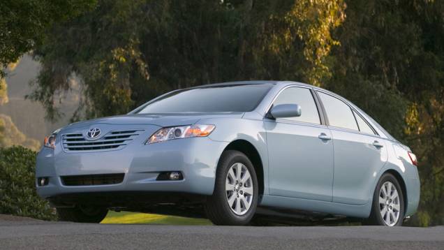 Toyota - Número de veículos envolvidos: 5,7 milhões | Modelos: Camry, Sienna e Lexus ES 350 | Ano: De 2007 a 2010 | Motivo do recall: problemas no pedal do acelerador