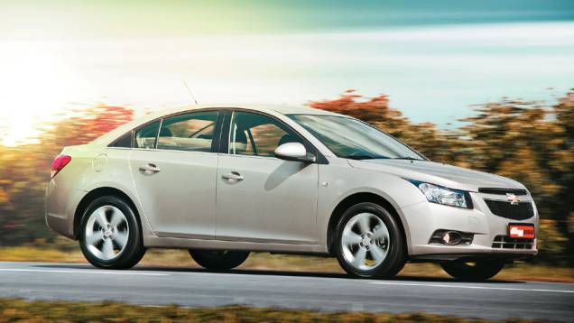 Chevrolet Cruze: queda de 66,29% (vendas em janeiro de 2015: 843 x vendas em janeiro de 2014: 2.501) Chevrolet Cruze: queda de 66,29% (vendas em janeiro de 2015: 843 x vendas em janeiro de 2014: 2.501)