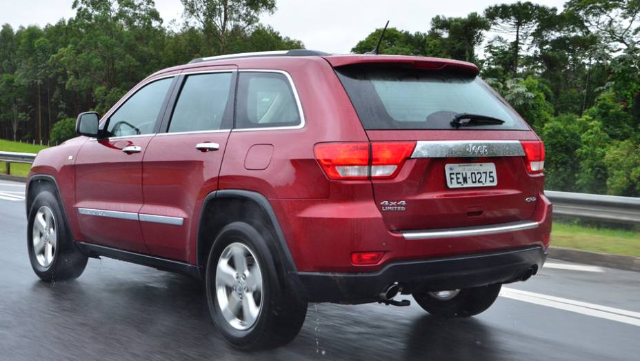 Jeep Grand Cherokee Limited CRD | <a href="https://quatrorodas.abril.com.br/carros/lancamentos/jeep-grand-cherokee-crd-733809.shtml" rel="migration">Leia mais</a>