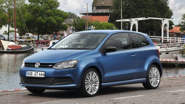 10º - Volkswagen Polo - 587.769 <a href="https://quatrorodas.abril.com.br/noticias/mercado/minivan-chinesa-modelo-mais-vendido-2012-734156.shtml" rel="migration">Leia mais</a>