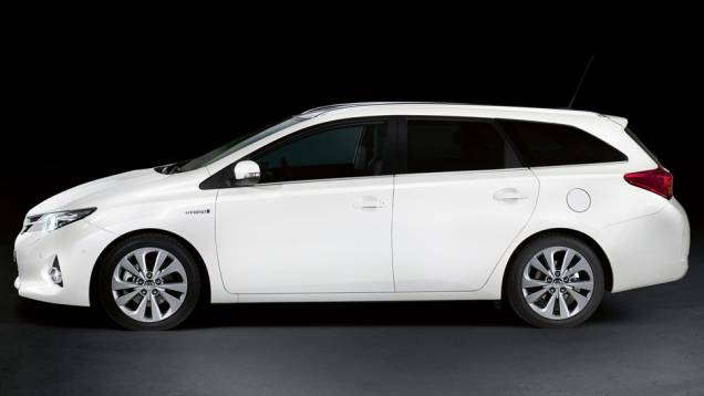 Em todos os casos, a transmissão é manual de seis marchas | <a href="https://quatrorodas.abril.com.br/saloes/genebra/2013/toyota-auris-touring-sports-734894.shtml" rel="migration">Leia mais</a>