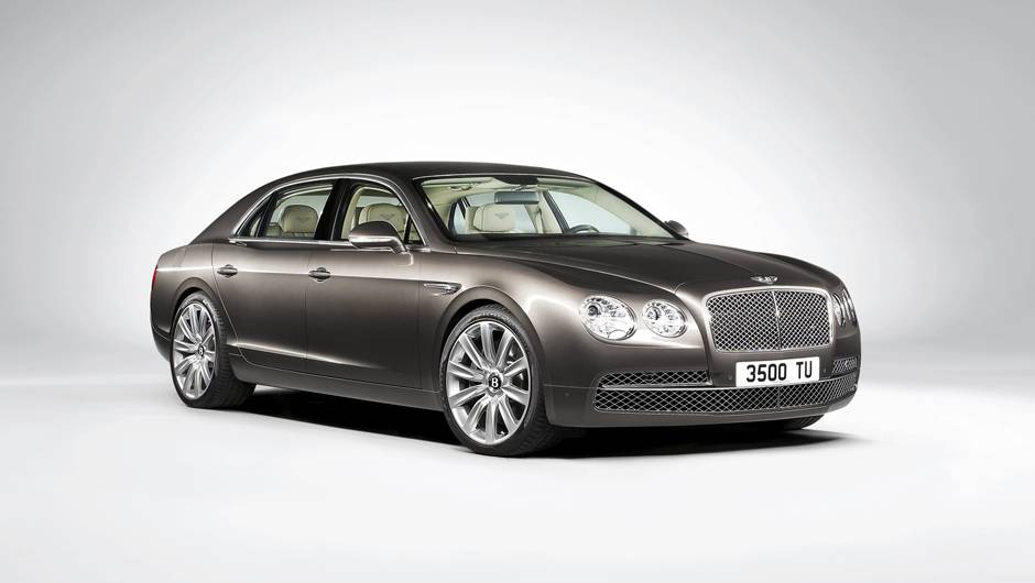 N&atilde;o &eacute; dif&iacute;cil ver semelhan&ccedil;as entre ele e o novo Continental GT | <a href="https://quatrorodas.abril.com.br/carros/lancamentos/bentley-flying-spur-734110.shtml" rel="migration">Leia mais</a>