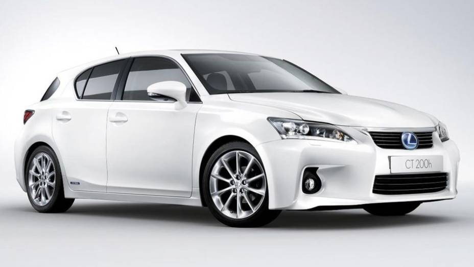 7º - Lexus CT 200h - 17 km/l (consumo combinado) (gasolina)