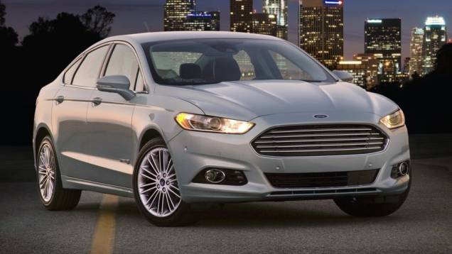 9º - Ford Fusion Hybrid - 16,6 km/l (consumo combinado) (gasolina)