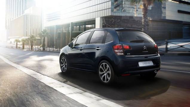 A primeira reestilização do monovolume será apresentada no Salão de Genebra | <a href="%20https://quatrorodas.abril.com.br/saloes/genebra/2013/citroen-c3-734439.shtml" rel="migration">Leia mais</a> A primeira reestilização do monovolume será apresentada no Salão de Genebra | <a href="%20https://quatrorodas.abril.com.br/saloes/genebra/2013/citroen-c3-734439.shtml" rel="migration">Leia mais</a>