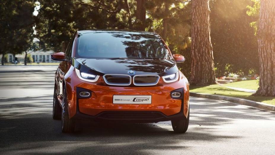 BMW i3 - elétrico (com motor auxiliar a combustão) | <a href="https://quatrorodas.abril.com.br/saloes/los-angeles/2012/bmw-i3-coupe-concept-724055.shtml" rel="migration">Leia mais</a>