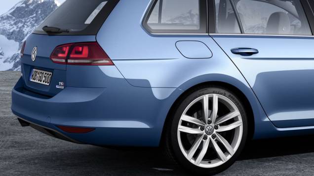 Volkswagen divulgou primeiras imagens oficiais do modelo que será apresentado em Genebra. <a href="%20https://quatrorodas.abril.com.br/saloes/genebra/2013/volkswagen-golf-variant-735101.shtml" rel="migration">Leia mais</a>