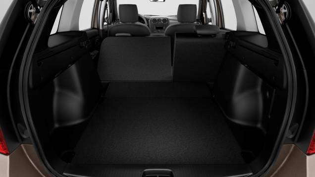 Com os bancos rebatidos, a capacidade do porta-malas sobe para 1.518 litros | <a href="https://quatrorodas.abril.com.br/saloes/genebra/2013/dacia-logan-mcv-735268.shtml" rel="migration">Leia mais</a> Com os bancos rebatidos, a capacidade do porta-malas sobe para 1.518 litros | <a href="https://quatrorodas.abril.com.br/saloes/genebra/2013/dacia-logan-mcv-735268.shtml" rel="migration">Leia mais</a>