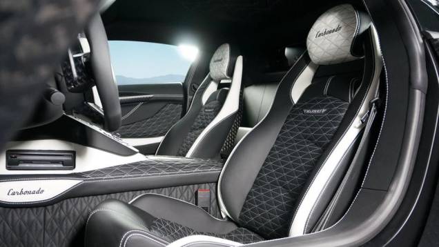 O Carbonado acelera de 0 a 100 km/h em 2,6 segundos e alcança a velocidade máxima de 380 km/h | <a href="%20https://quatrorodas.abril.com.br/saloes/genebra/2013/honda-civic-tourer-735173.shtml" rel="migration">Leia mais</a> O Carbonado acelera de 0 a 100 km/h em 2,6 segundos e alcança a velocidade máxima de 380 km/h | <a href="%20https://quatrorodas.abril.com.br/saloes/genebra/2013/honda-civic-tourer-735173.shtml" rel="migration">Leia mais</a>