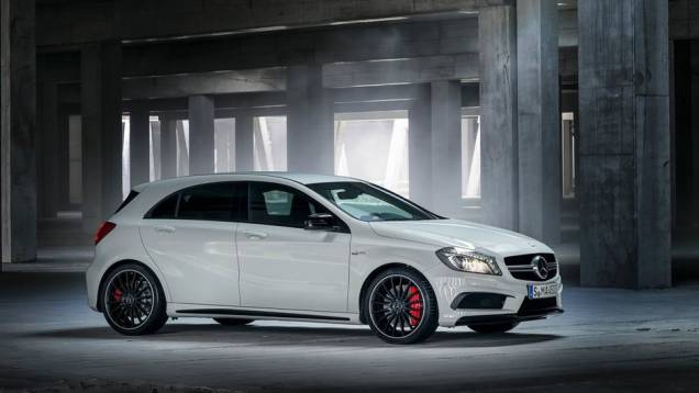 Mercedes-Benz A45 AMG | <a href="https://quatrorodas.abril.com.br/saloes/genebra/2013/mercedes-benz-a45-amg-735223.shtml" rel="migration">Leia mais</a> Mercedes-Benz A45 AMG | <a href="https://quatrorodas.abril.com.br/saloes/genebra/2013/mercedes-benz-a45-amg-735223.shtml" rel="migration">Leia mais</a>