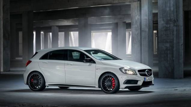 Mercedes-Benz A45 AMG | <a href="https://quatrorodas.abril.com.br/saloes/genebra/2013/mercedes-benz-a45-amg-735223.shtml" rel="migration">Leia mais</a>