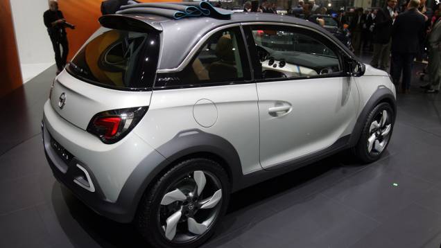 Opel Adam Rocks | <a href="https://quatrorodas.abril.com.br/saloes/genebra/2013/opel-adam-rocks-concept-735283.shtml" rel="migration">Leia mais</a> | <a href="https://quatrorodas.abril.com.br/galerias/saloes/genebra/2013/direto-genebra-2013-parte-2-735401.shtml" rel="migration">Parte 2 do</a>