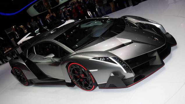 Lamborghini Veneno | <a href="https://quatrorodas.abril.com.br/saloes/genebra/2013/lamborghini-veneno-735176.shtml" rel="migration">Leia mais</a> | <a href="https://quatrorodas.abril.com.br/galerias/saloes/genebra/2013/direto-genebra-2013-parte-2-735401.shtml" rel="migration">Parte 2 dos</a>