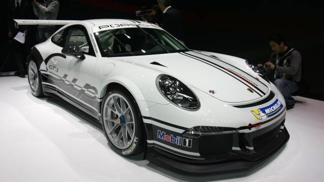 Porsche 911 GT3 Cup | <a href="https://quatrorodas.abril.com.br/saloes/genebra/2013/porsche-911-gt3-cup-734997.shtml" rel="migration">Leia mais</a> | <a href="https://quatrorodas.abril.com.br/galerias/saloes/genebra/2013/direto-genebra-2013-parte-2-735401.shtml" rel="migration">Parte 2 do</a> Porsche 911 GT3 Cup | <a href="https://quatrorodas.abril.com.br/saloes/genebra/2013/porsche-911-gt3-cup-734997.shtml" rel="migration">Leia mais</a> | <a href="https://quatrorodas.abril.com.br/galerias/saloes/genebra/2013/direto-genebra-2013-parte-2-735401.shtml" rel="migration">Parte 2 do</a>