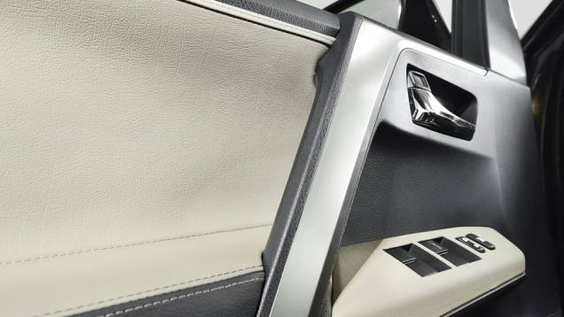 Toyota RAV4 concepts | <a href="https://quatrorodas.abril.com.br/saloes/genebra/2013/toyota-rav4-concepts-735322.shtml" rel="migration">Leia mais</a> Toyota RAV4 concepts | <a href="https://quatrorodas.abril.com.br/saloes/genebra/2013/toyota-rav4-concepts-735322.shtml" rel="migration">Leia mais</a>