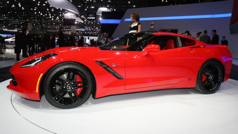 Chevrolet Corvette Stingray | <a href="https://quatrorodas.abril.com.br/saloes/genebra/2013/chevrolet-corvette-stingray-conversivel-735080.shtml" rel="migration">Leia mais</a> | <a href="https://quatrorodas.abril.com.br/galerias/saloes/genebra/2013/salao-genebra-2013-parte" rel="migration"></a>