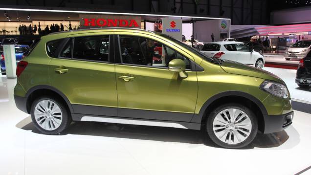 Suzuki SX4 | <a href="https://quatrorodas.abril.com.br/saloes/genebra/2013/suzuki-sx4-735279.shtml" rel="migration">Leia mais</a> | <a href="https://quatrorodas.abril.com.br/galerias/saloes/genebra/2013/salao-genebra-2013-parte-1-735307.shtml" rel="migration">Parte 1 dos destaques de Gene</a>