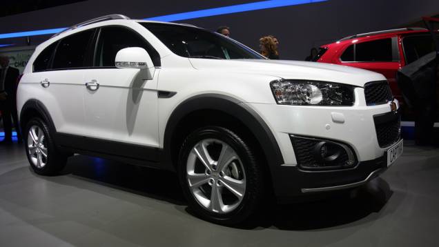 Em 2011, o modelo já havia ganho uma nova frente e novas lanternas | <a href="https://quatrorodas.abril.com.br/saloes/genebra/2013/chevrolet-captiva-734430.shtml" rel="migration">Leia mais</a> Em 2011, o modelo já havia ganho uma nova frente e novas lanternas | <a href="https://quatrorodas.abril.com.br/saloes/genebra/2013/chevrolet-captiva-734430.shtml" rel="migration">Leia mais</a>