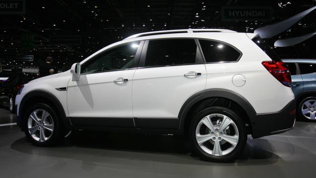 Desta vez, as mudanças foram mais sutis e limitam-se ao visual | <a href="https://quatrorodas.abril.com.br/saloes/genebra/2013/chevrolet-captiva-734430.shtml" rel="migration">Leia mais</a> Desta vez, as mudanças foram mais sutis e limitam-se ao visual | <a href="https://quatrorodas.abril.com.br/saloes/genebra/2013/chevrolet-captiva-734430.shtml" rel="migration">Leia mais</a>