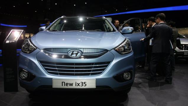 Sob o capô, o ix35 ganha motor 2.0 (injeção direta de gasolina) | <a href="https://quatrorodas.abril.com.br/saloes/genebra/2013/hyundai-ix35-versao-europeia-735002.shtml" rel="migration">Leia mais</a>