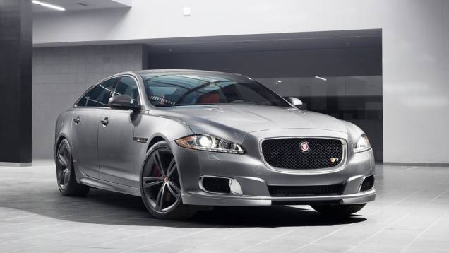 Trata-se do XJR | <a href="https://quatrorodas.abril.com.br/saloes/new-york/2013/jaguar-xjr-737116.shtml" rel="migration">Leia mais</a>