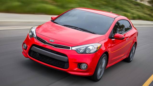 Duas versões estarão disponíveis. A de entrada é a EX | <a href="https://quatrorodas.abril.com.br/saloes/new-york/2013/kia-forte-koup-737223.shtml" rel="migration">Leia mais</a>