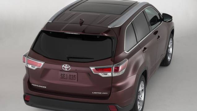 As rodas de liga-leve podem ser de 18 ou 19 polegadas | <a href="https://quatrorodas.abril.com.br/saloes/new-york/2013/toyota-highlander-737218.shtml" rel="migration">Leia mais</a> As rodas de liga-leve podem ser de 18 ou 19 polegadas | <a href="https://quatrorodas.abril.com.br/saloes/new-york/2013/toyota-highlander-737218.shtml" rel="migration">Leia mais</a>