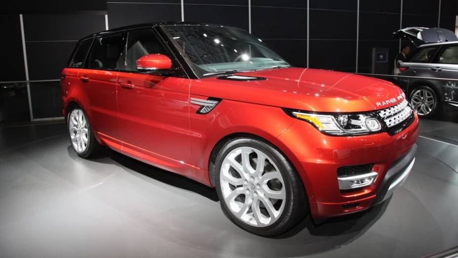 Land Rover Range Rover Sport | <a href="https://quatrorodas.abril.com.br/saloes/new-york/2013/land-rover-range-rover-sport-737167.shtml" rel="migration">Leia mais</a>